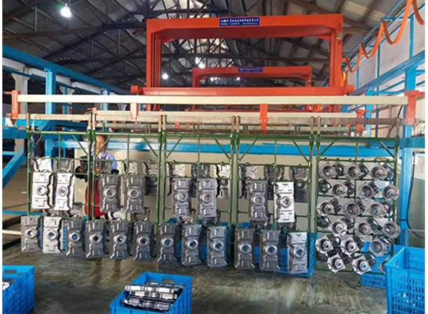 龍門式自動(dòng)掛鍍生產(chǎn)線